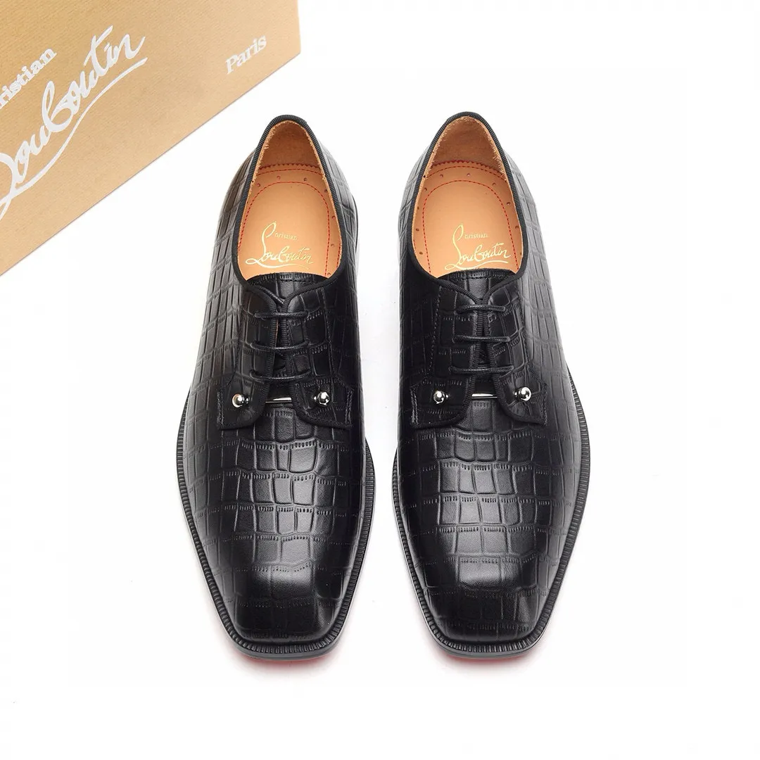 Batch 1,080 yuan 💰••New real shots••CL～High-end men’s 👔casual•loafers with red soles! ••🆑Genuine and top-quality goods from original orders ••✅💯 Purchase goods from top-quality original orders! Original imported patterned cowhide ➕Imported cowhide lining ➕Cowhide feet ➕Original leather outsole~🉑️Feel free to compare the authentic ones! Size: 38-44 (45.46.47 can be customized)
